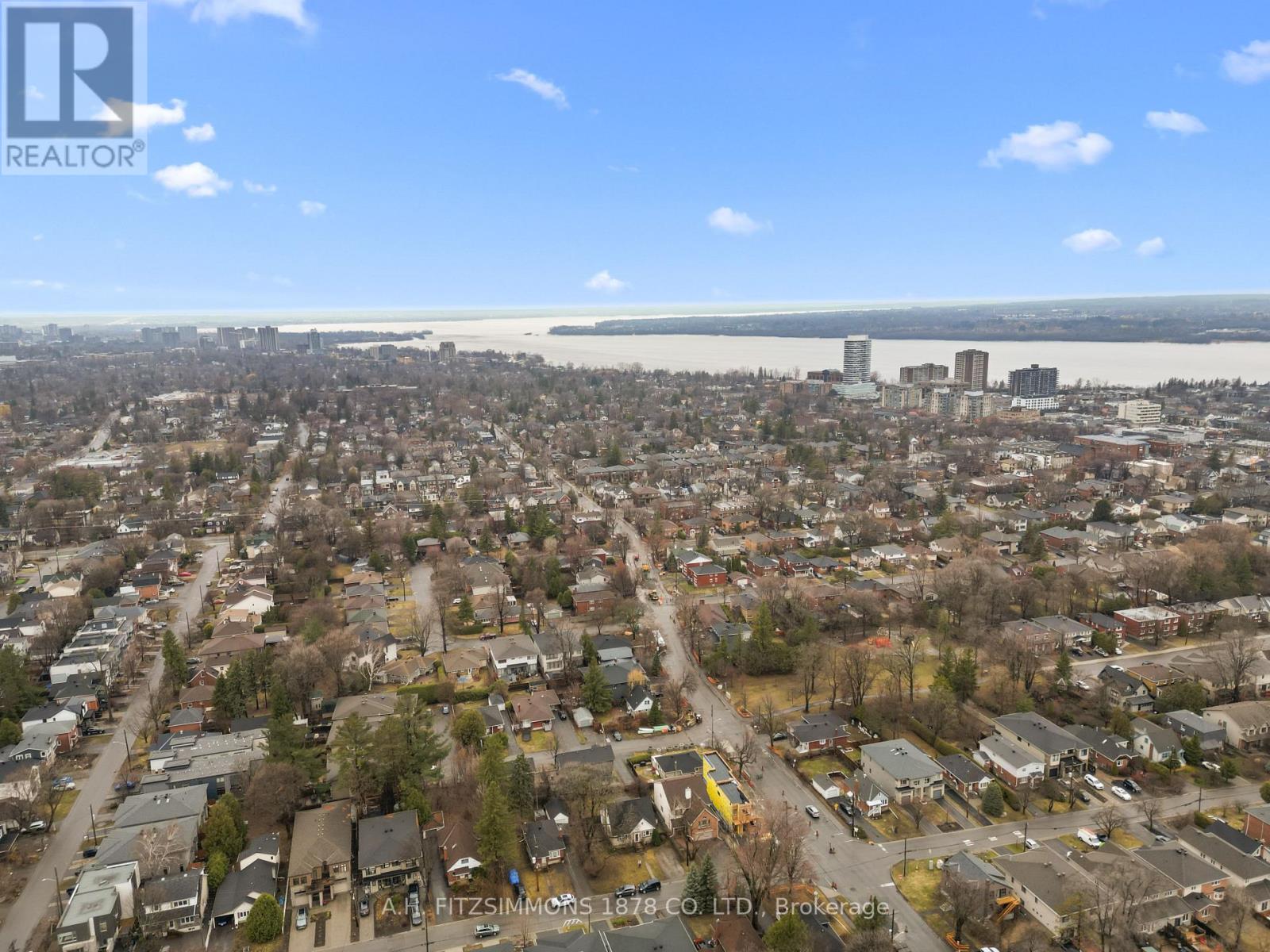 564 Tweedsmuir Avenue