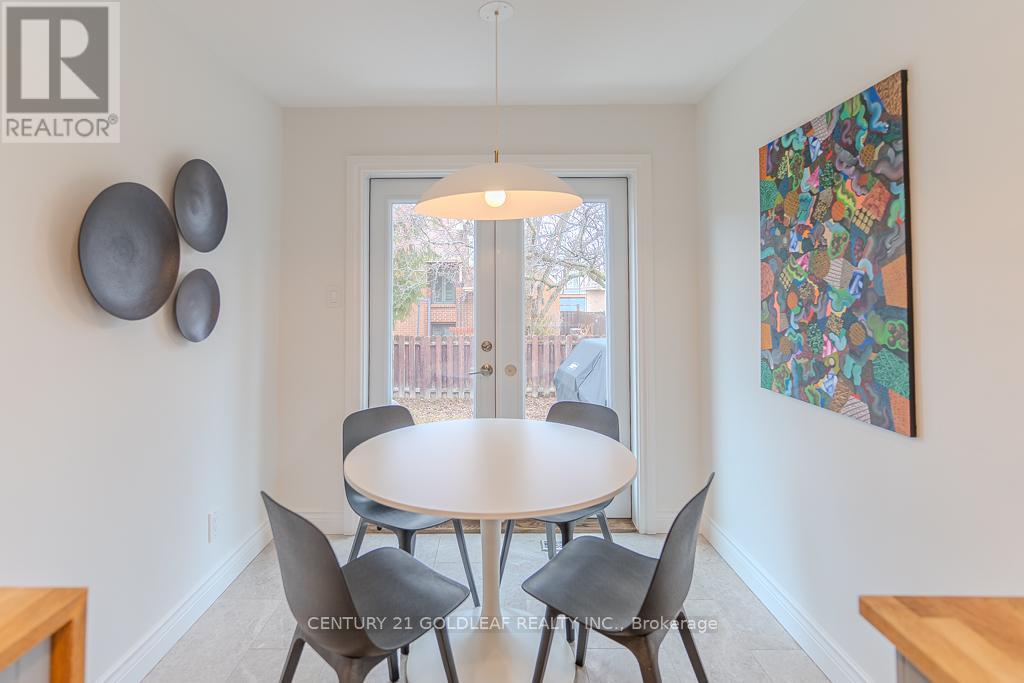 6 Pemberton Crescent