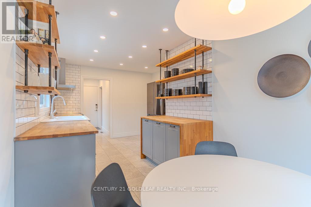 6 Pemberton Crescent