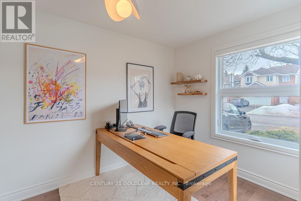 6 Pemberton Crescent