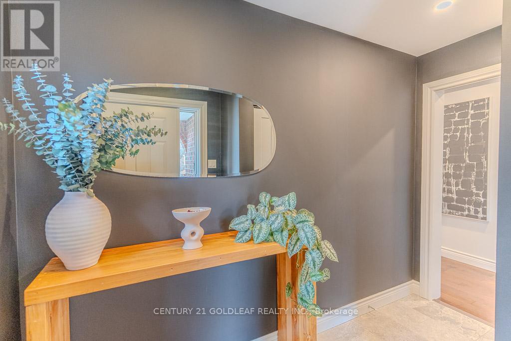 6 Pemberton Crescent