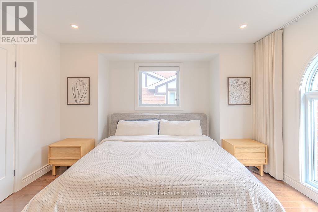 6 Pemberton Crescent