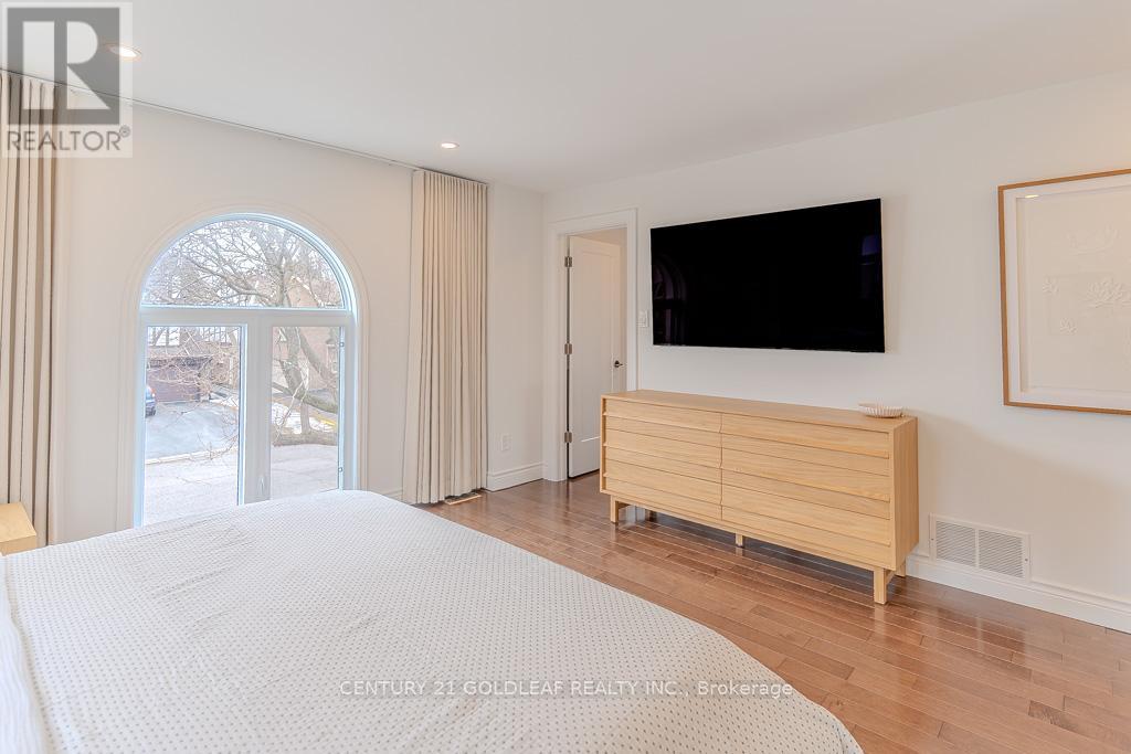 6 Pemberton Crescent