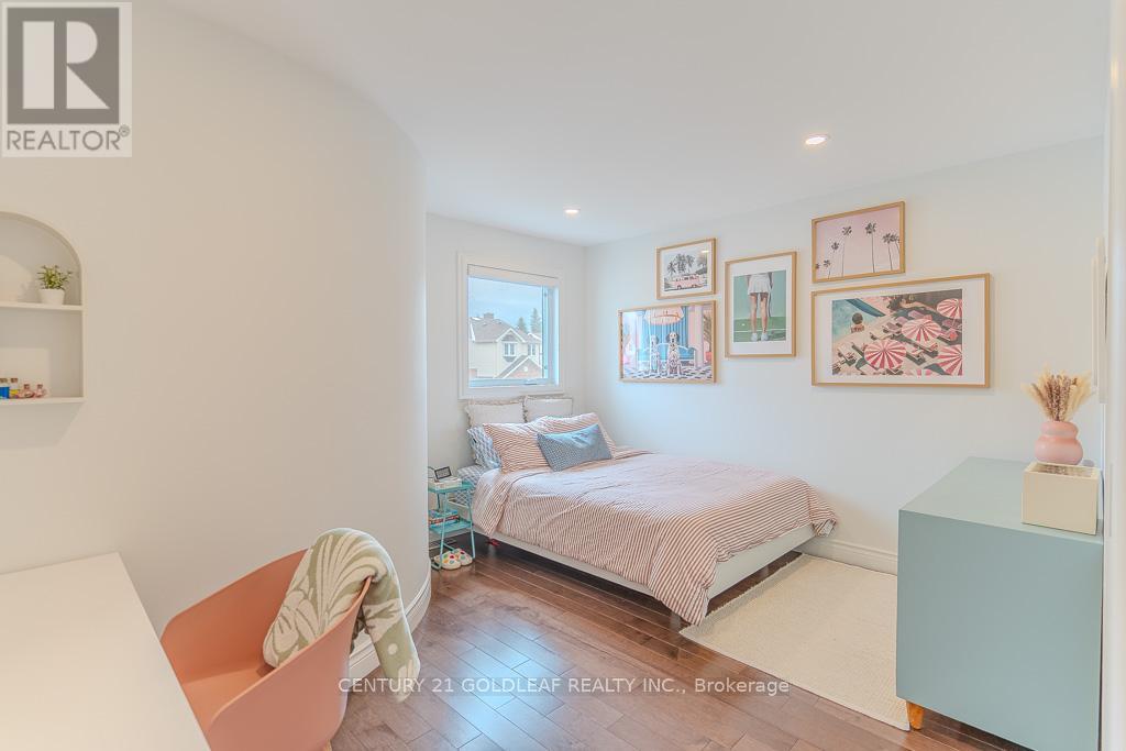 6 Pemberton Crescent