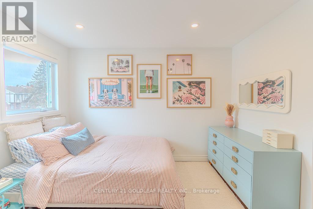 6 Pemberton Crescent