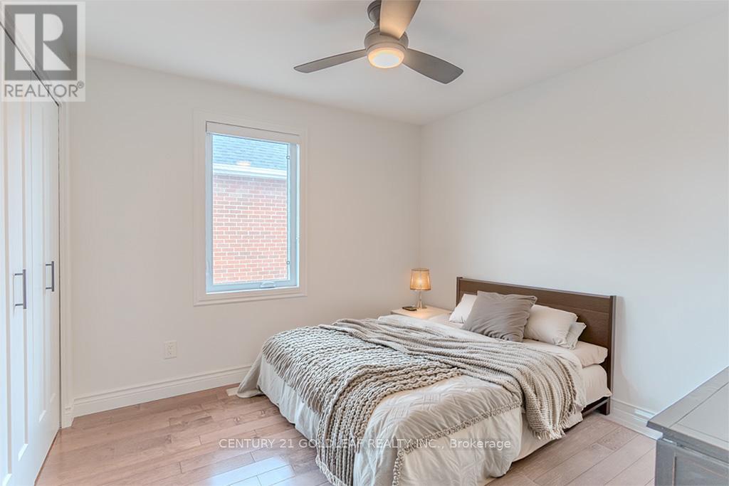 6 Pemberton Crescent