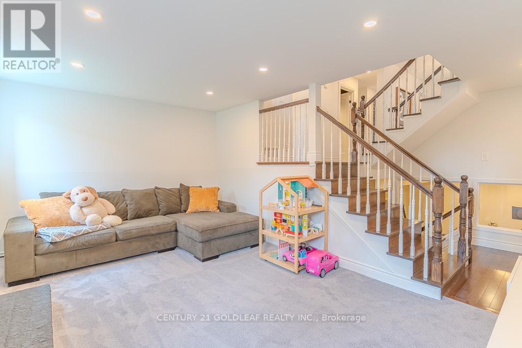 6 Pemberton Crescent