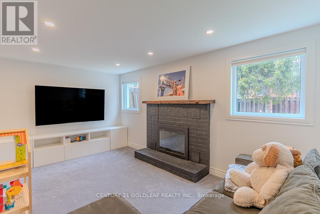 6 Pemberton Crescent