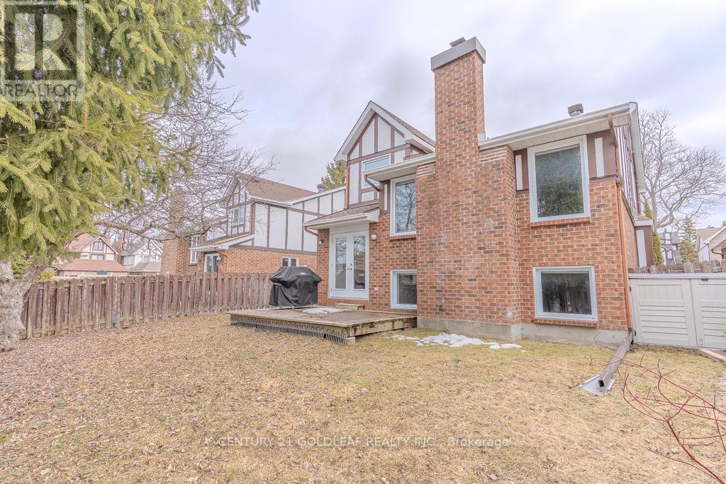 6 Pemberton Crescent