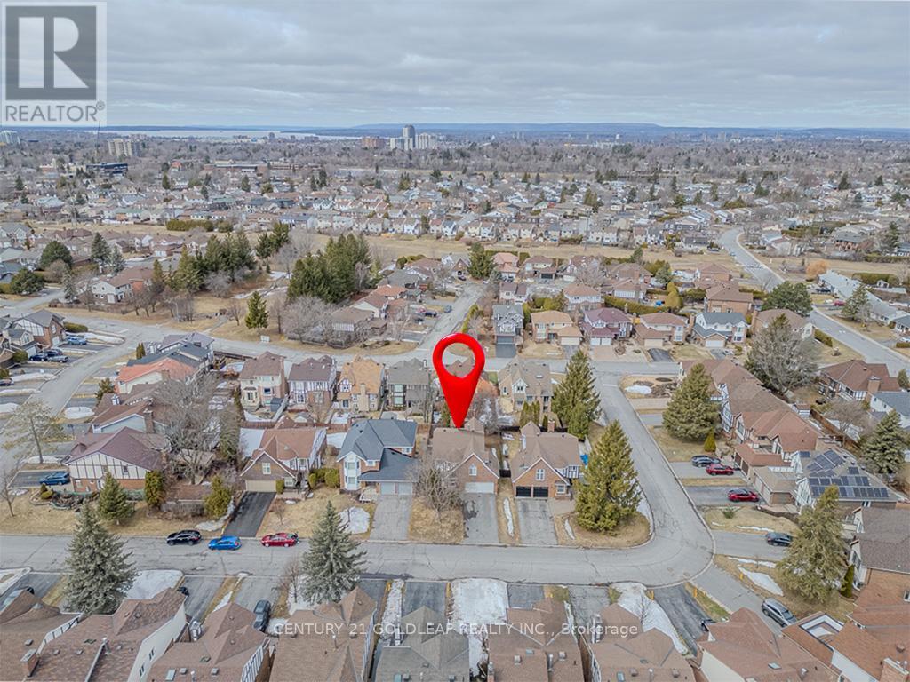 6 Pemberton Crescent