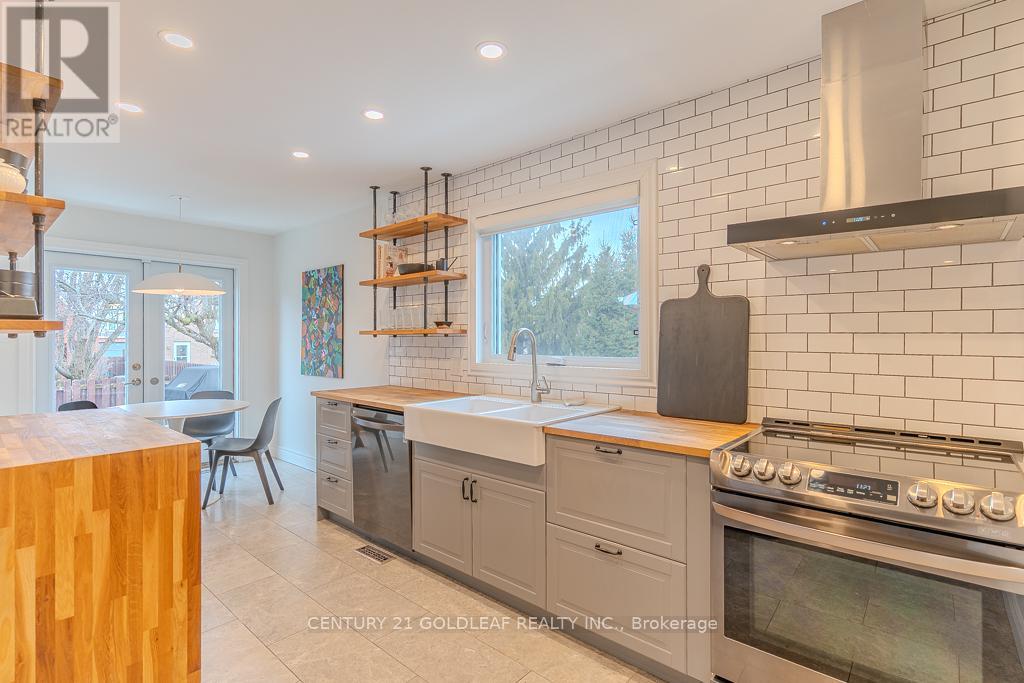 6 Pemberton Crescent