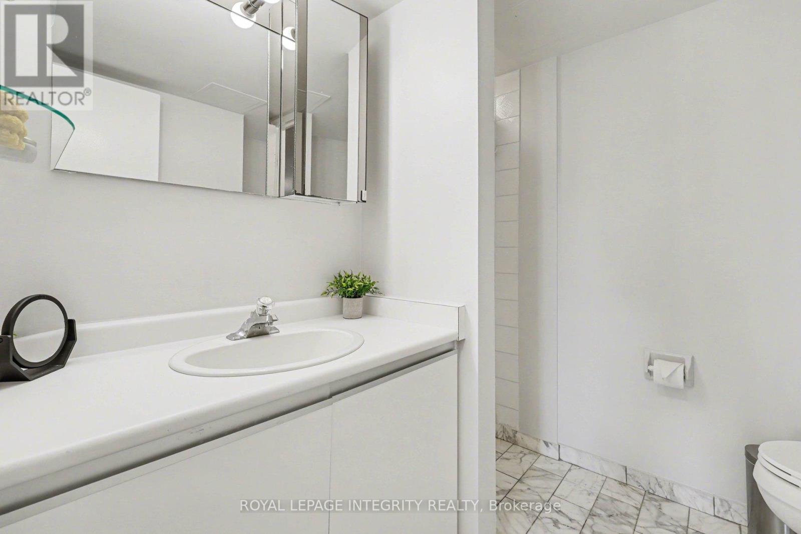 928 - 1025 Grenon Avenue