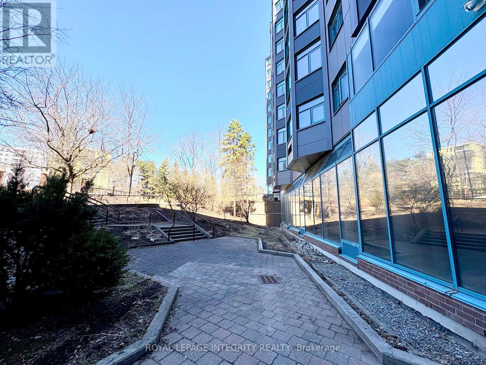 928 - 1025 Grenon Avenue