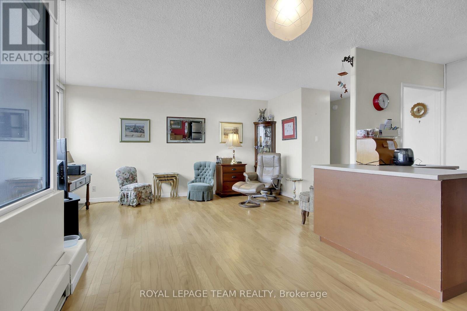 408 - 3360 Southgate Road