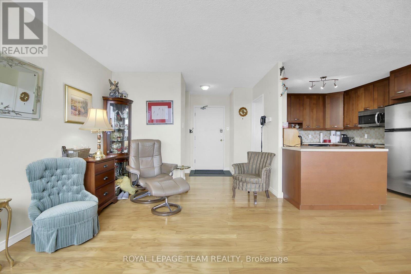 408 - 3360 Southgate Road