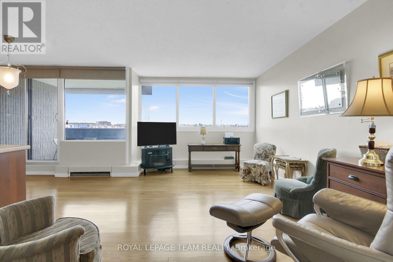 408 - 3360 Southgate Road