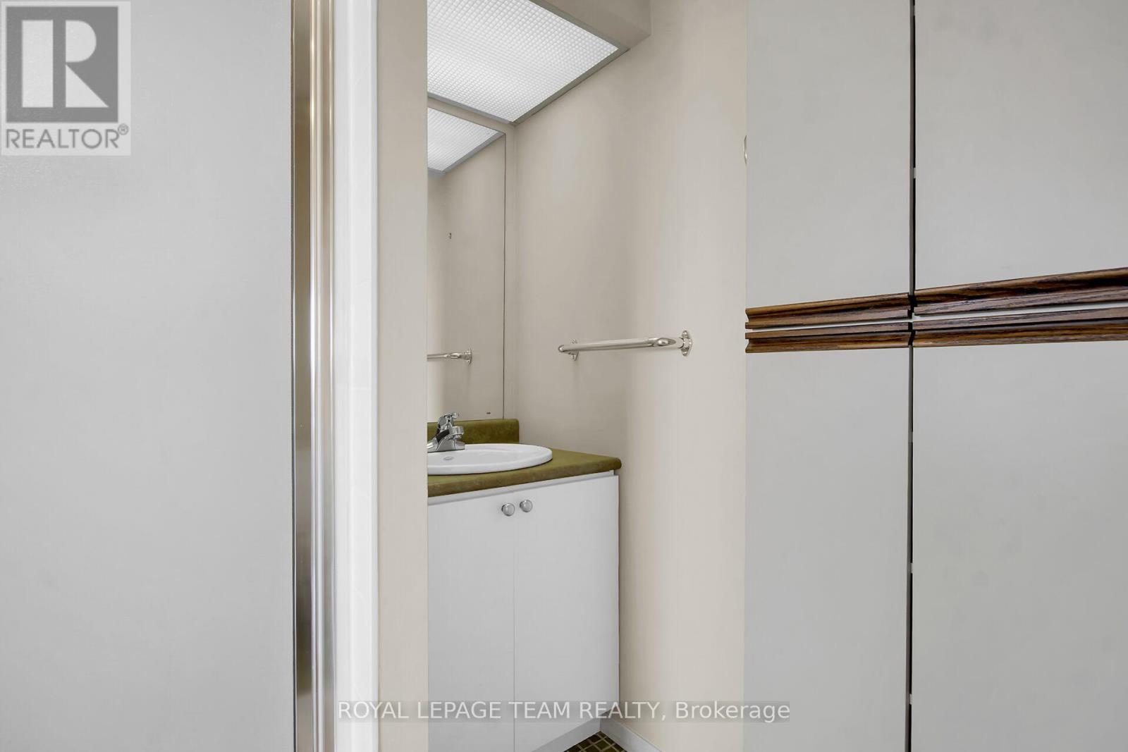 408 - 3360 Southgate Road