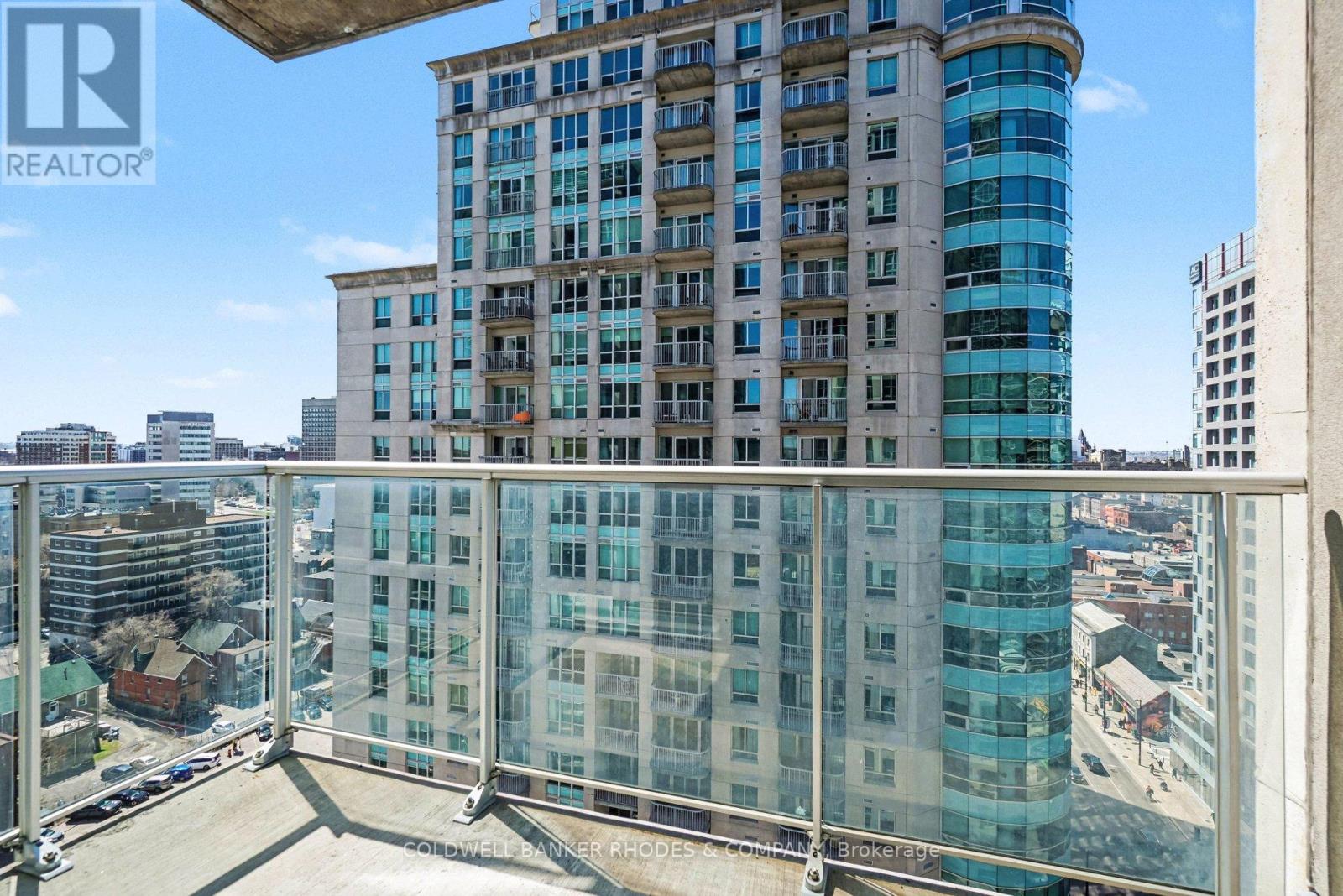 1809 - 242 Rideau Street