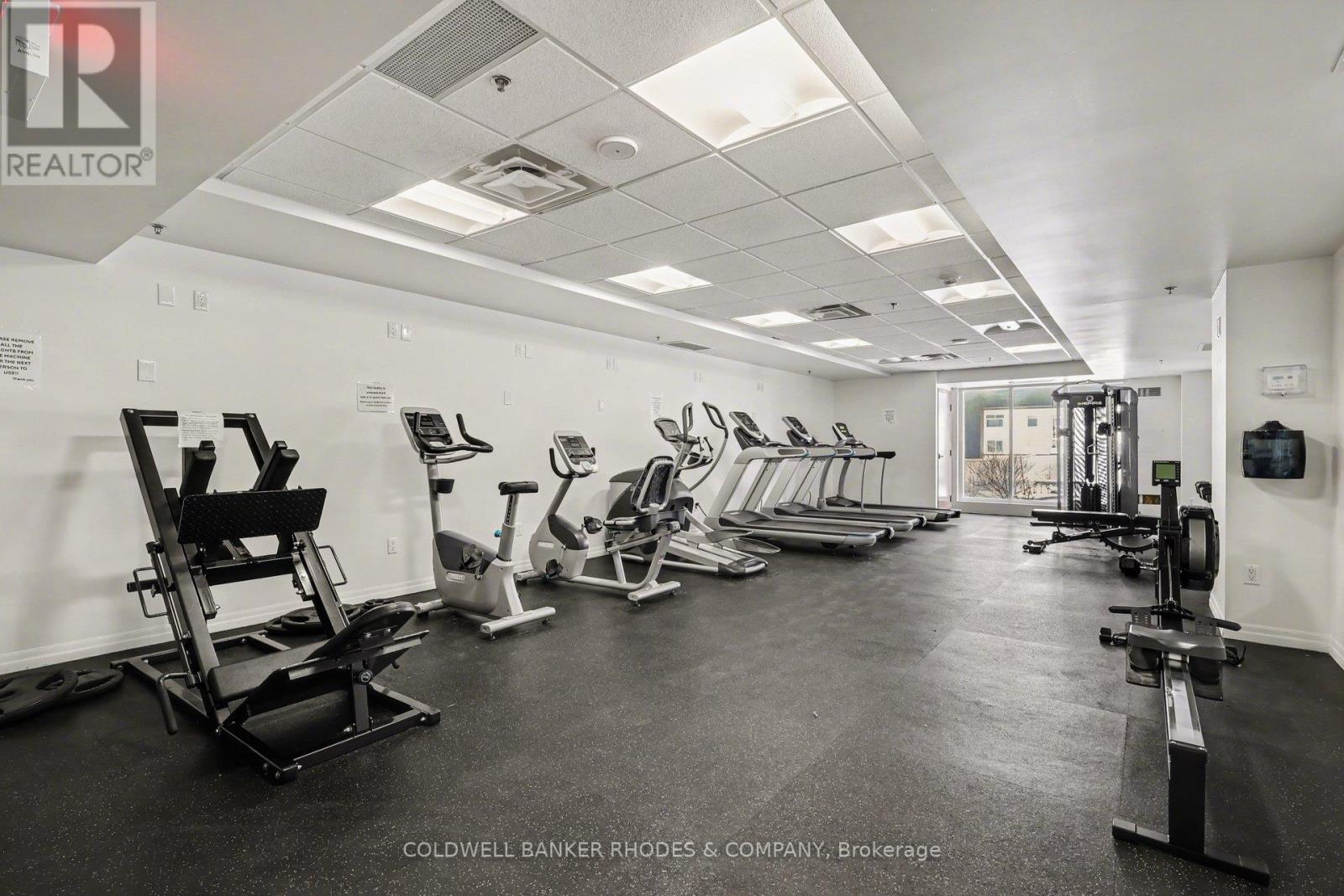 1809 - 242 Rideau Street