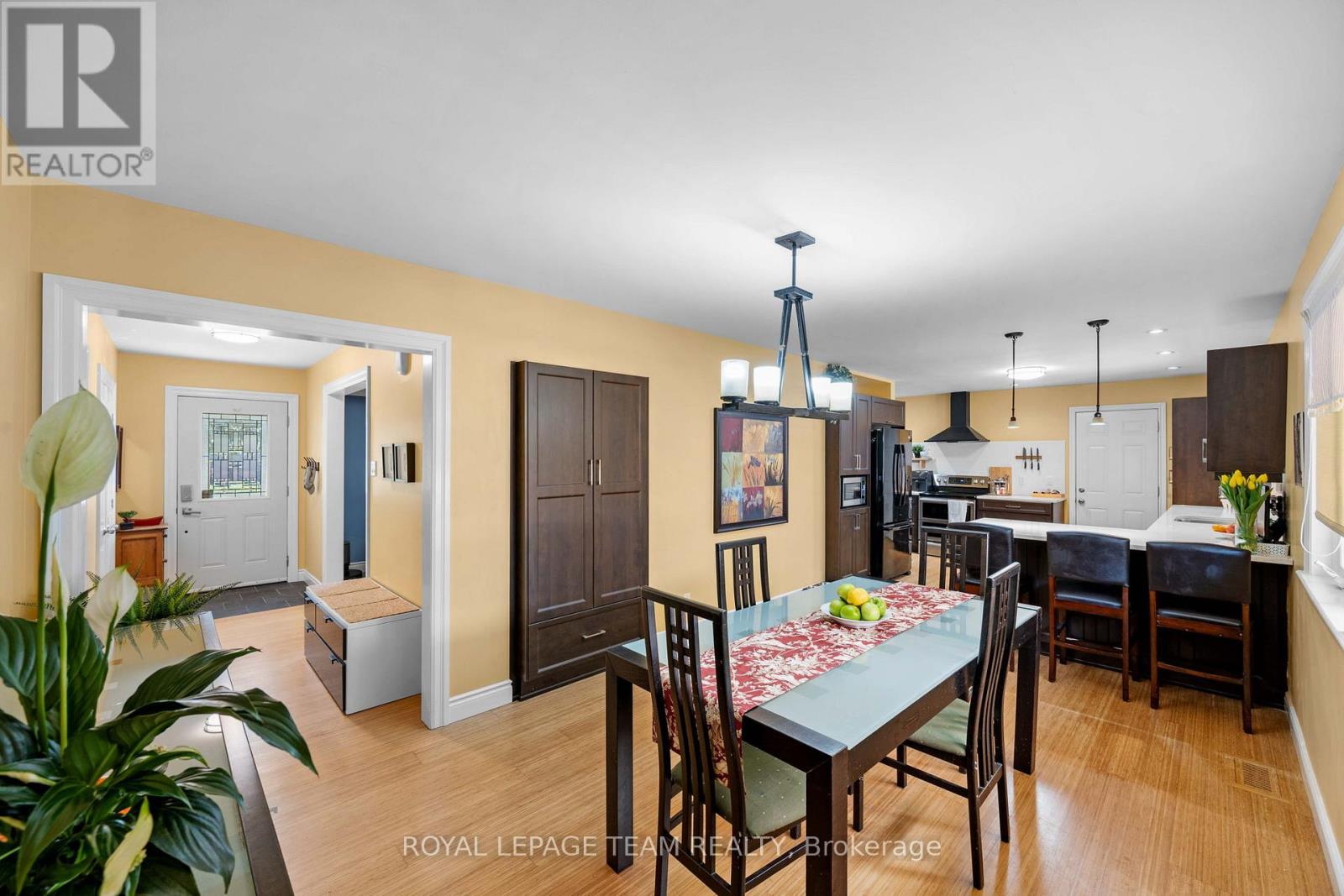 1986 Fairbanks Avenue