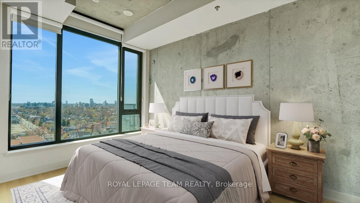 1206 - 203 Catherine Street