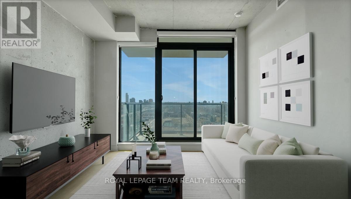 1206 - 203 Catherine Street