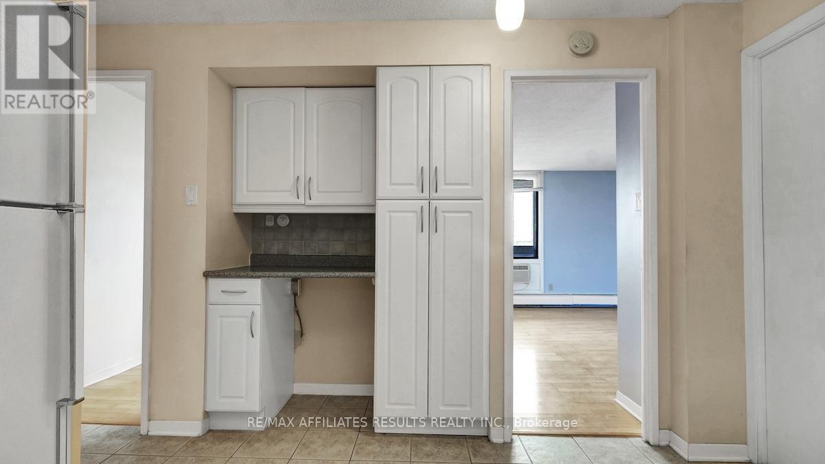 2110 - 415 Greenview Avenue