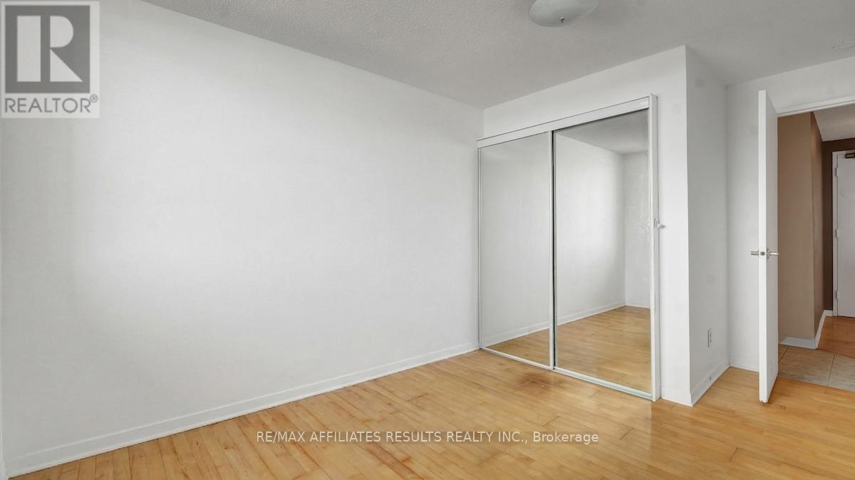 2110 - 415 Greenview Avenue