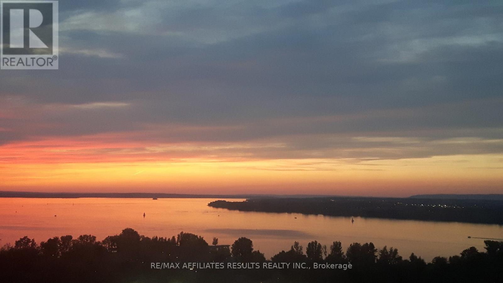 2110 - 415 Greenview Avenue