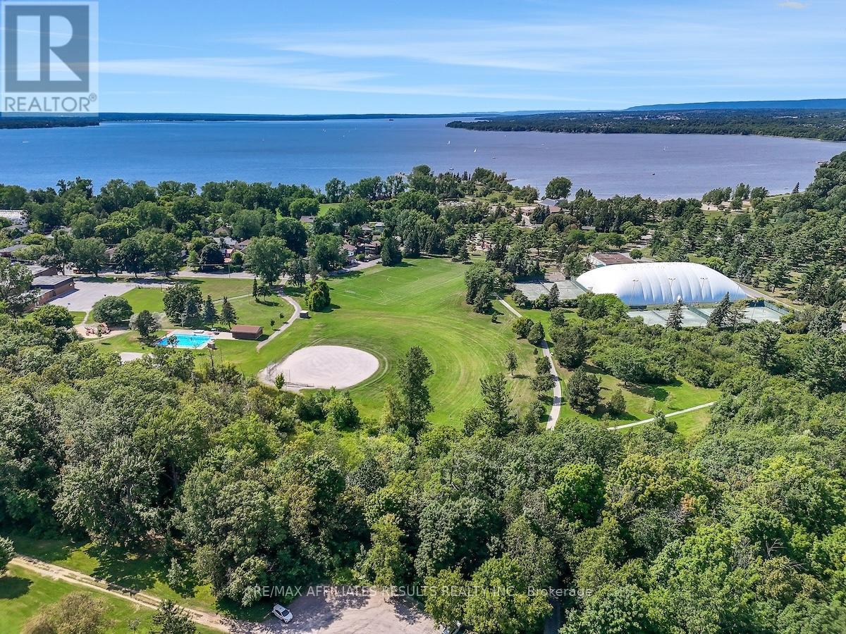 2110 - 415 Greenview Avenue