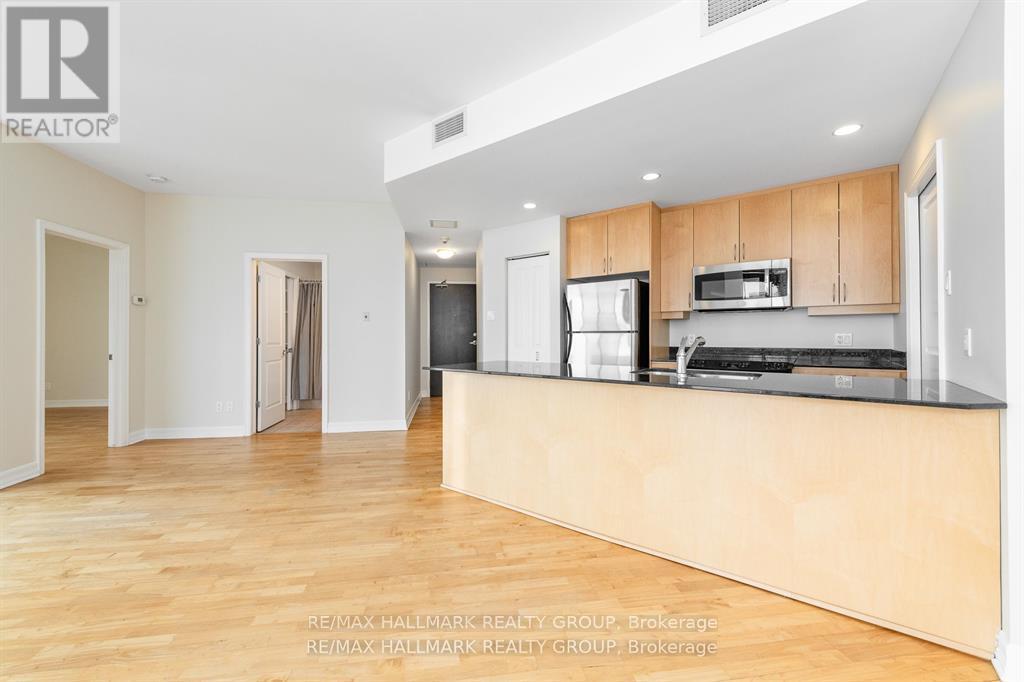 702 - 1227 Wellington Street W