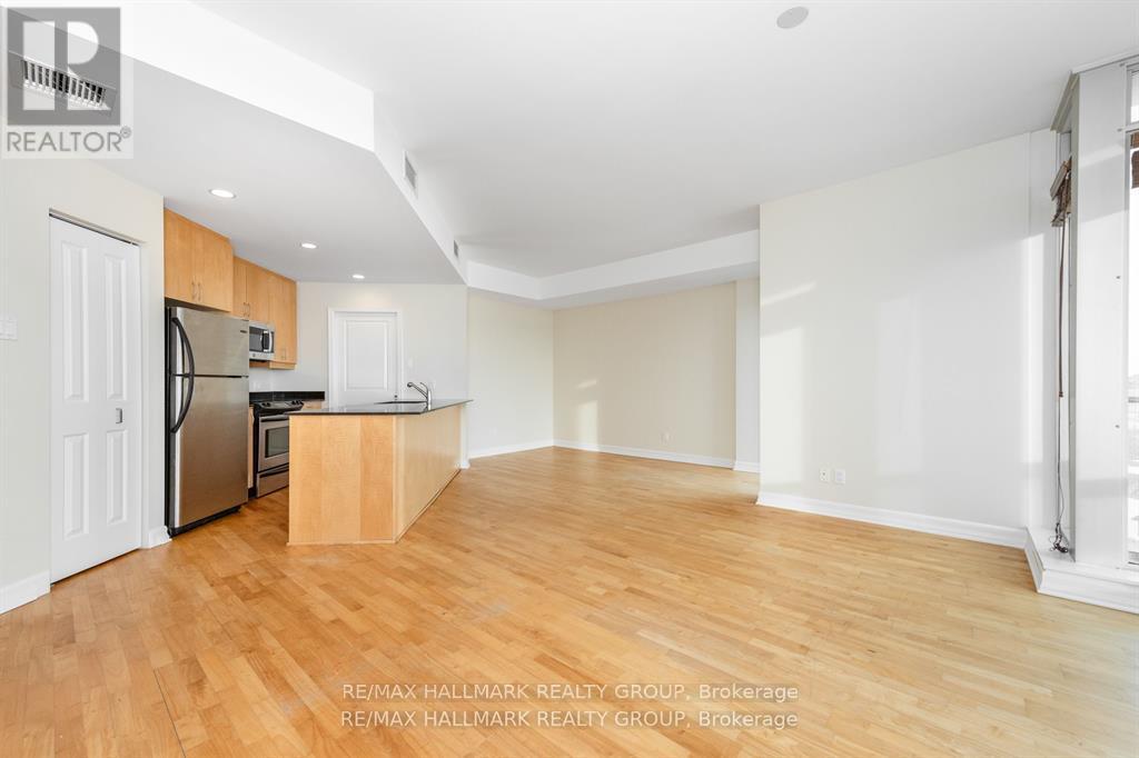 702 - 1227 Wellington Street W