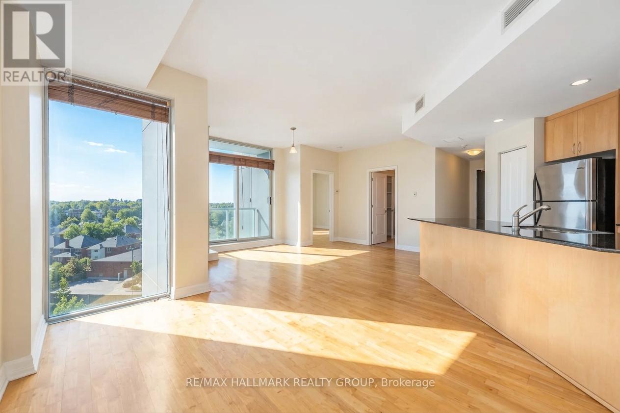 702 - 1227 Wellington Street W