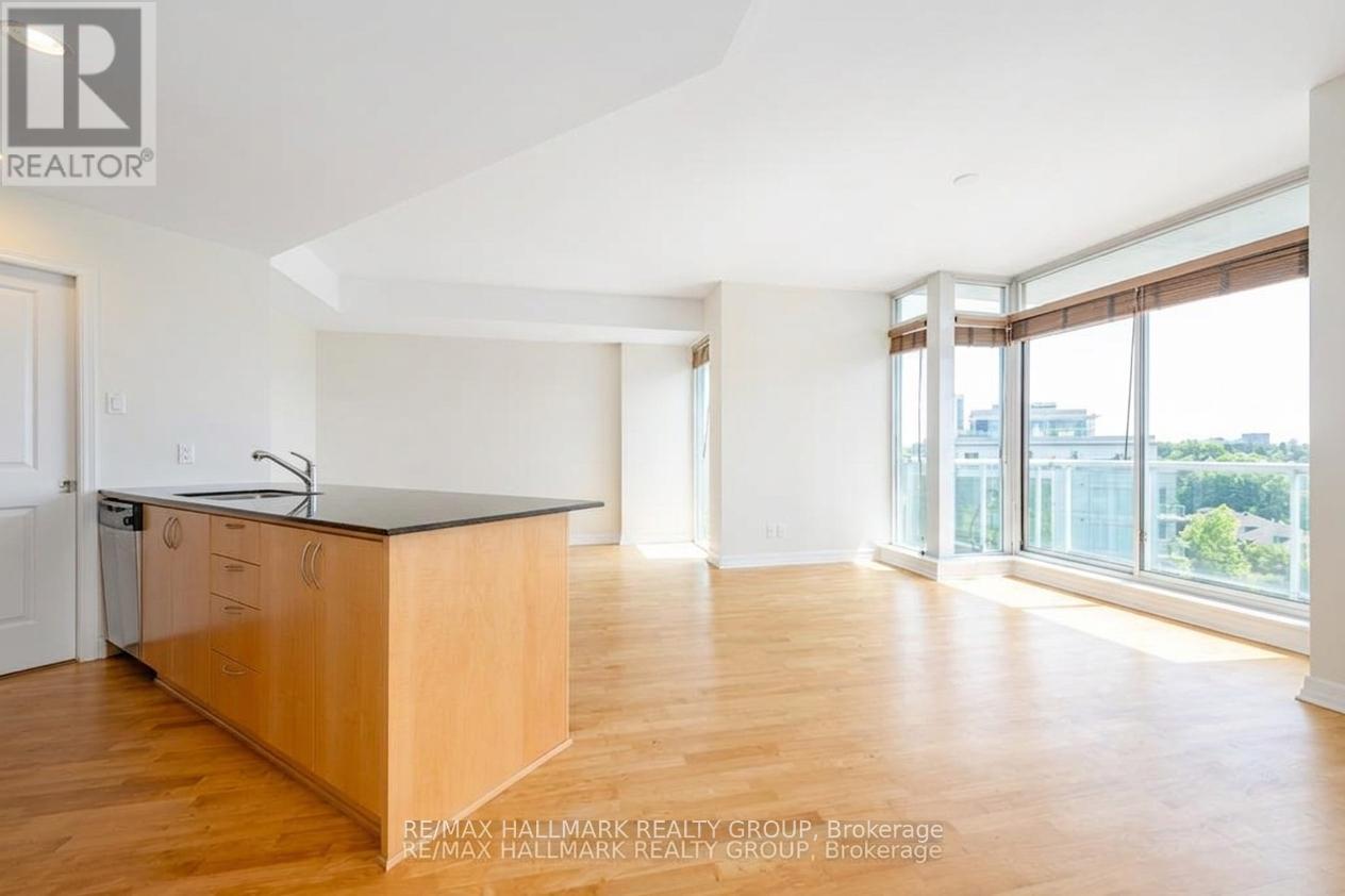 702 - 1227 Wellington Street W