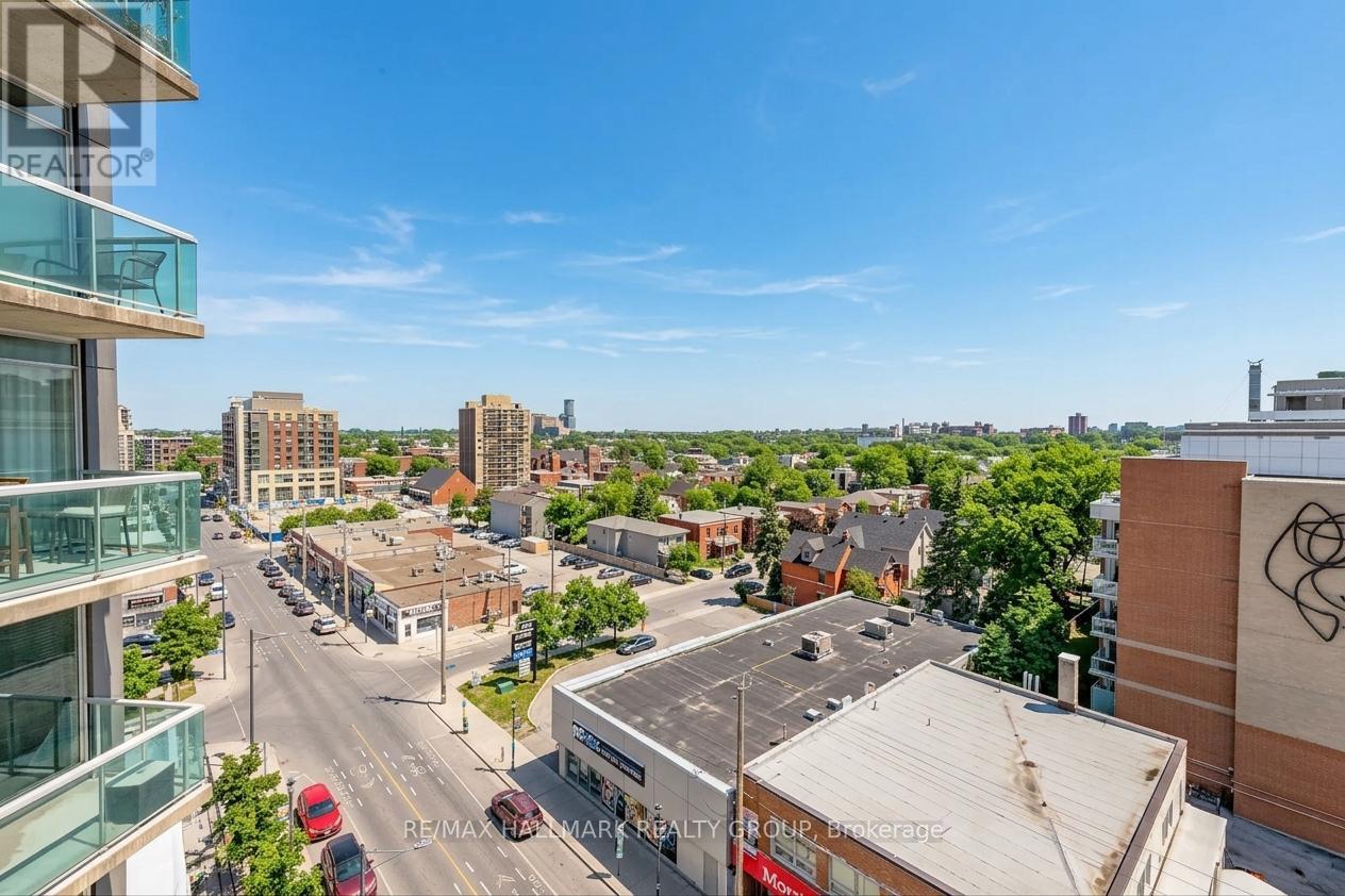 702 - 1227 Wellington Street W