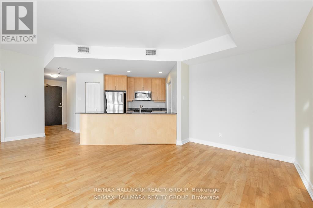 702 - 1227 Wellington Street W