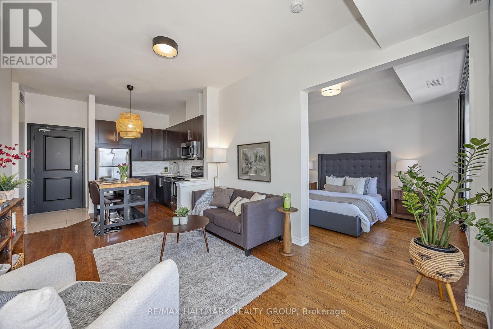 310 - 682 Churchill Avenue