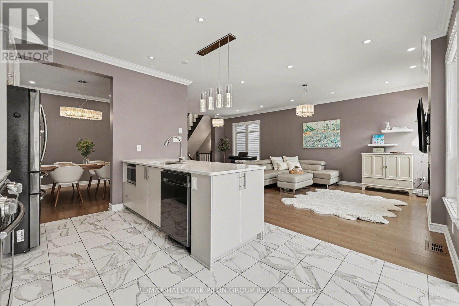 266 Shinleaf Crescent