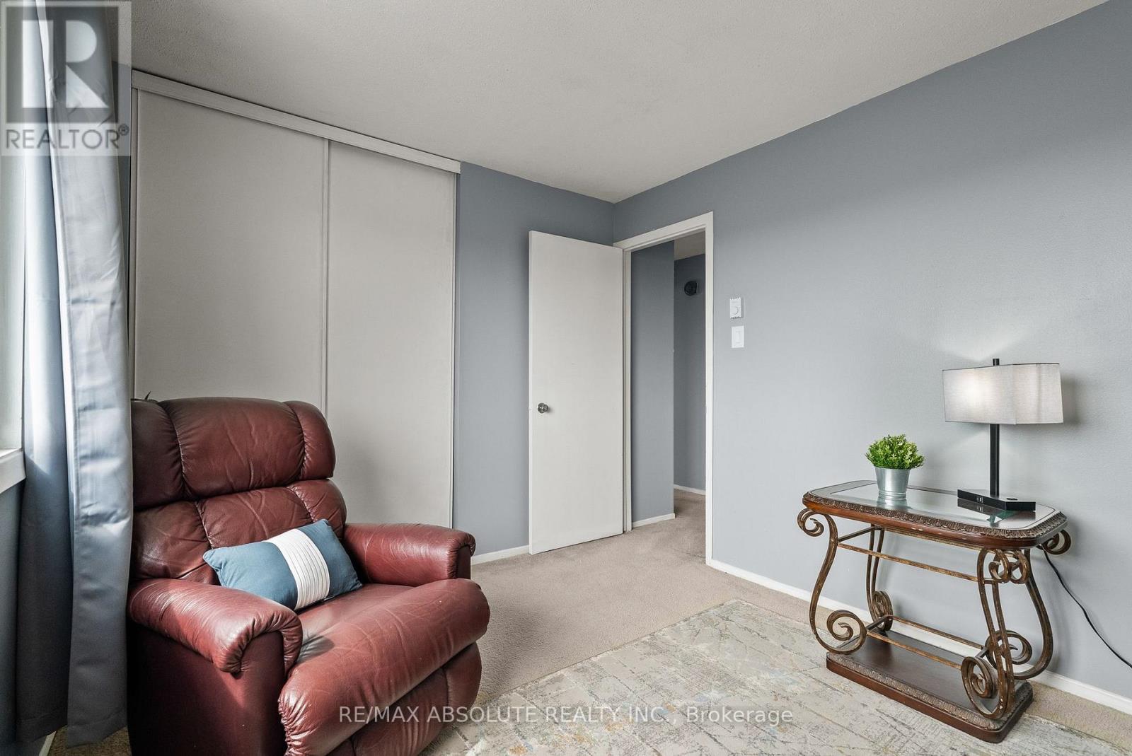 415 - 216 Viewmount Drive