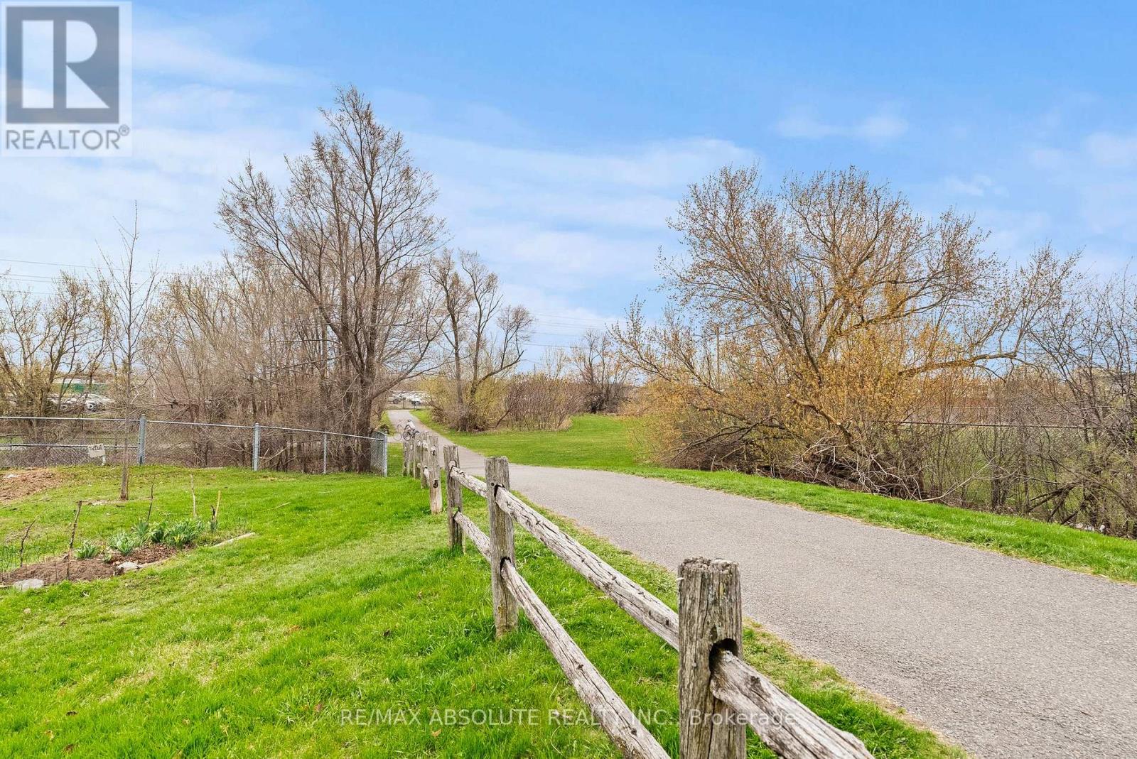 415 - 216 Viewmount Drive