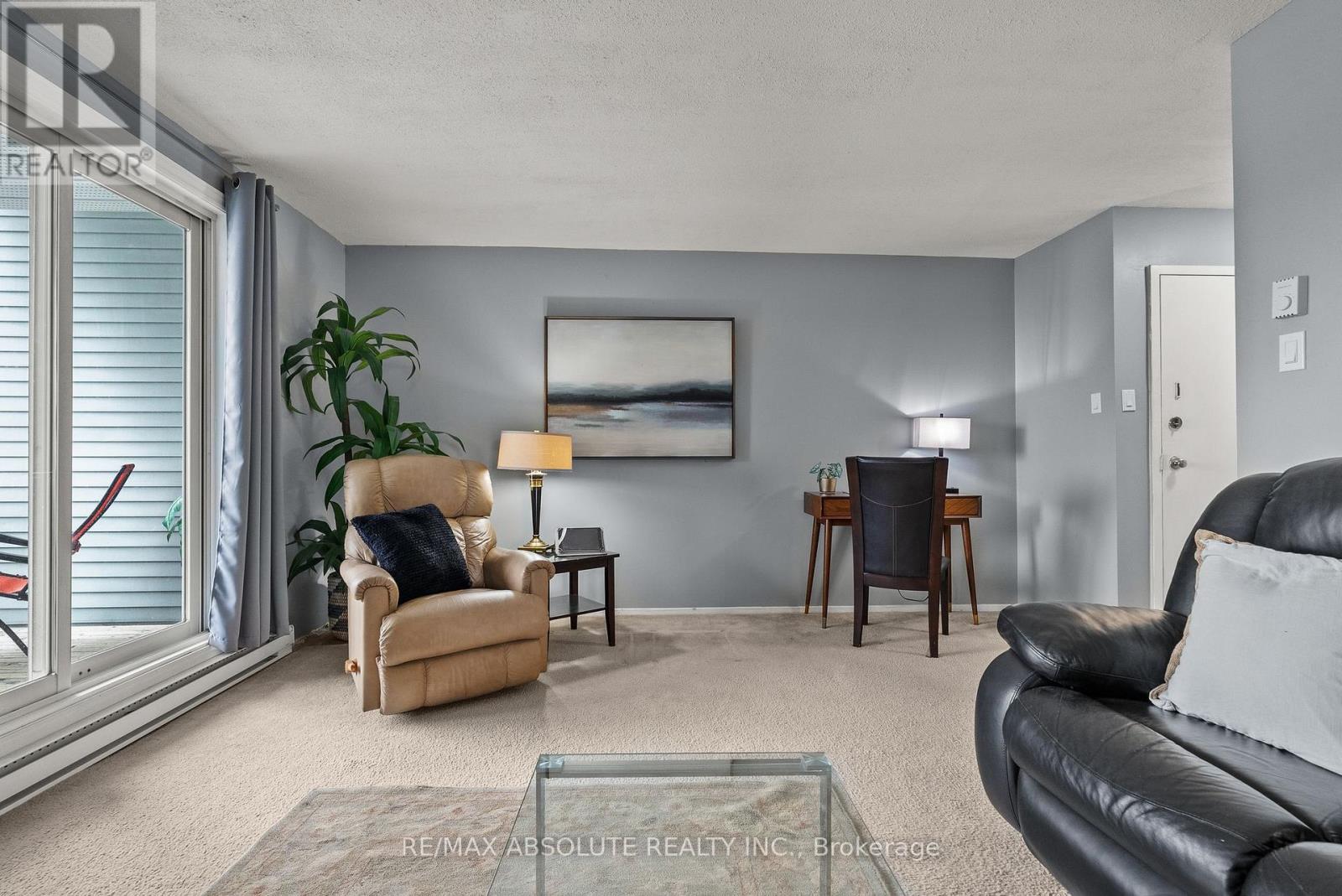 415 - 216 Viewmount Drive