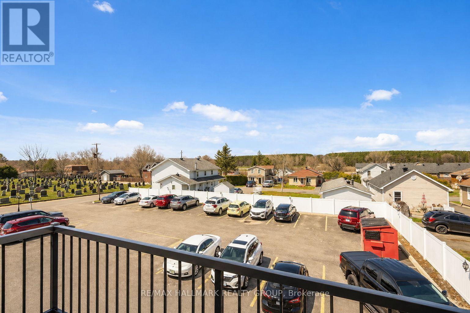 208 - 1026 Laurier Street