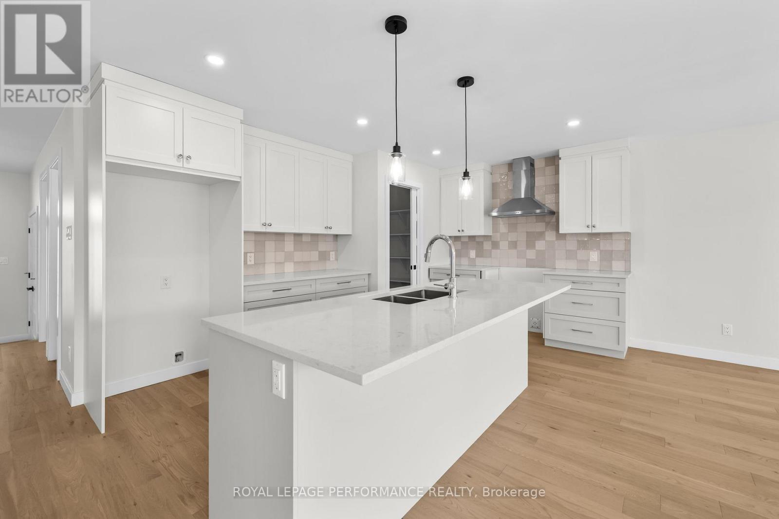 86 Mille Roches Road