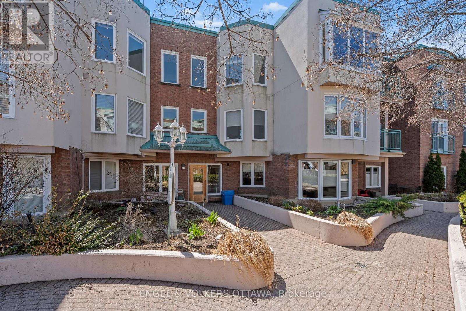 403 - 1 Columbus Avenue