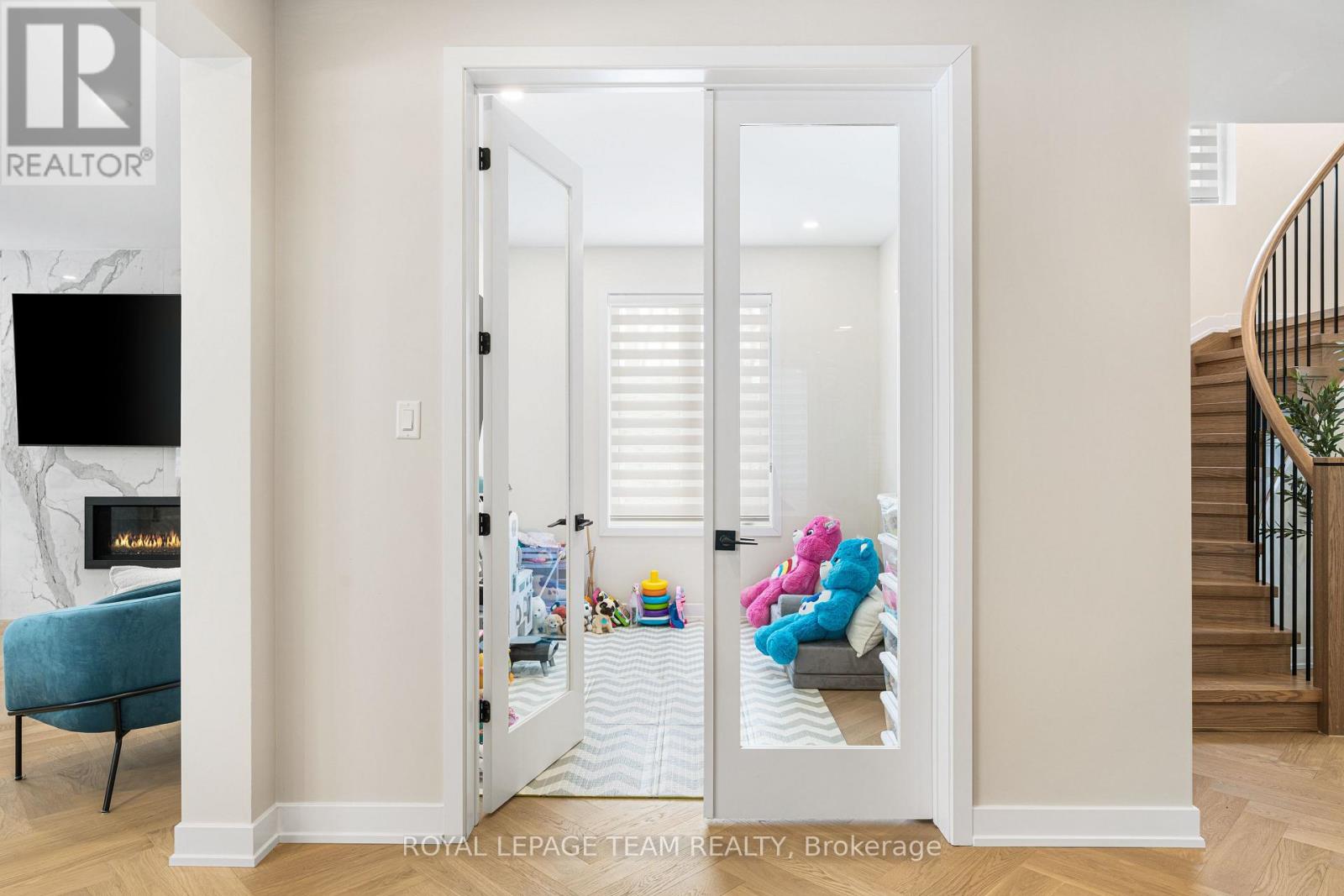 649 Bridgeport Avenue