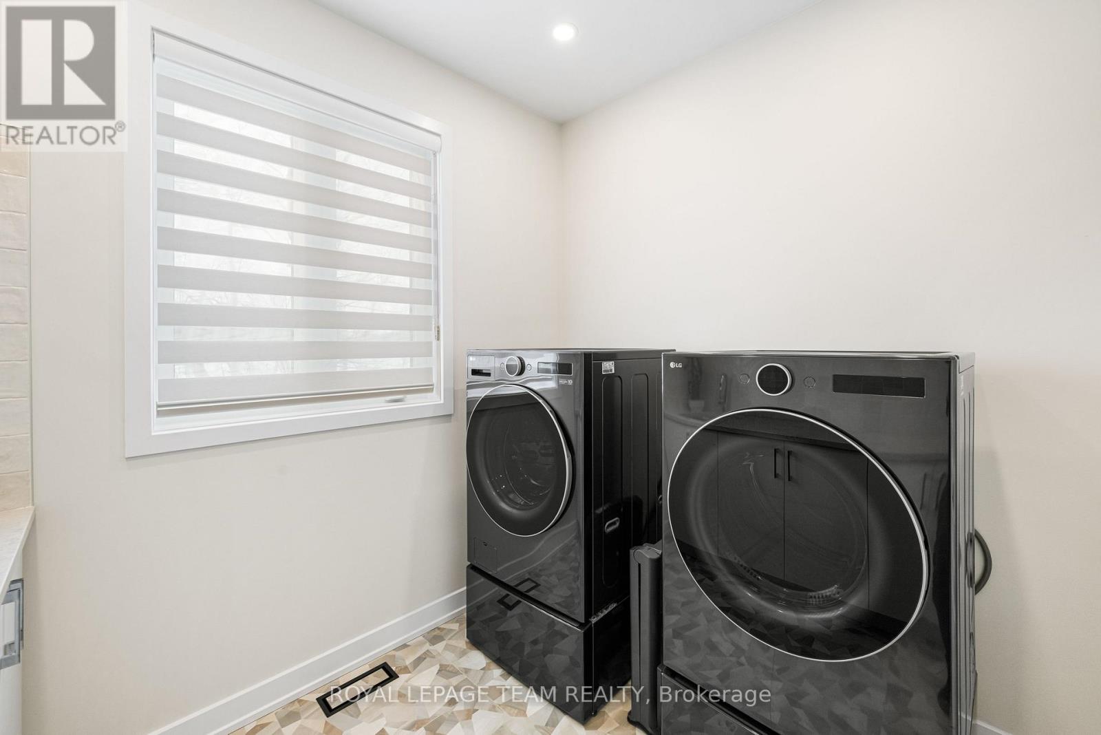 649 Bridgeport Avenue