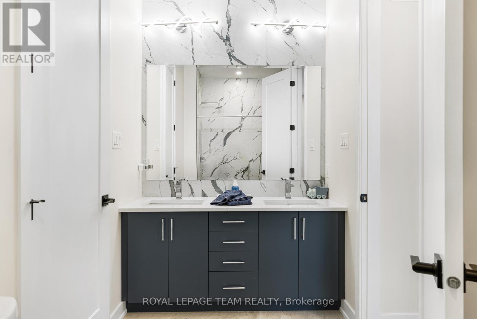 649 Bridgeport Avenue