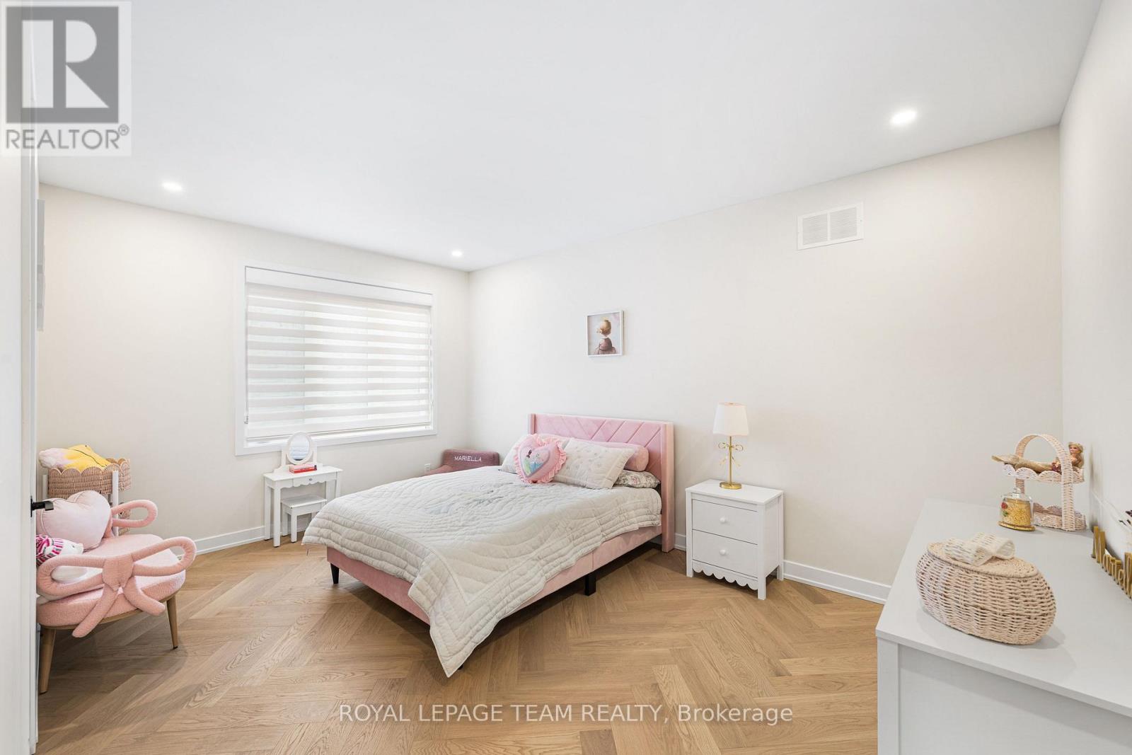 649 Bridgeport Avenue