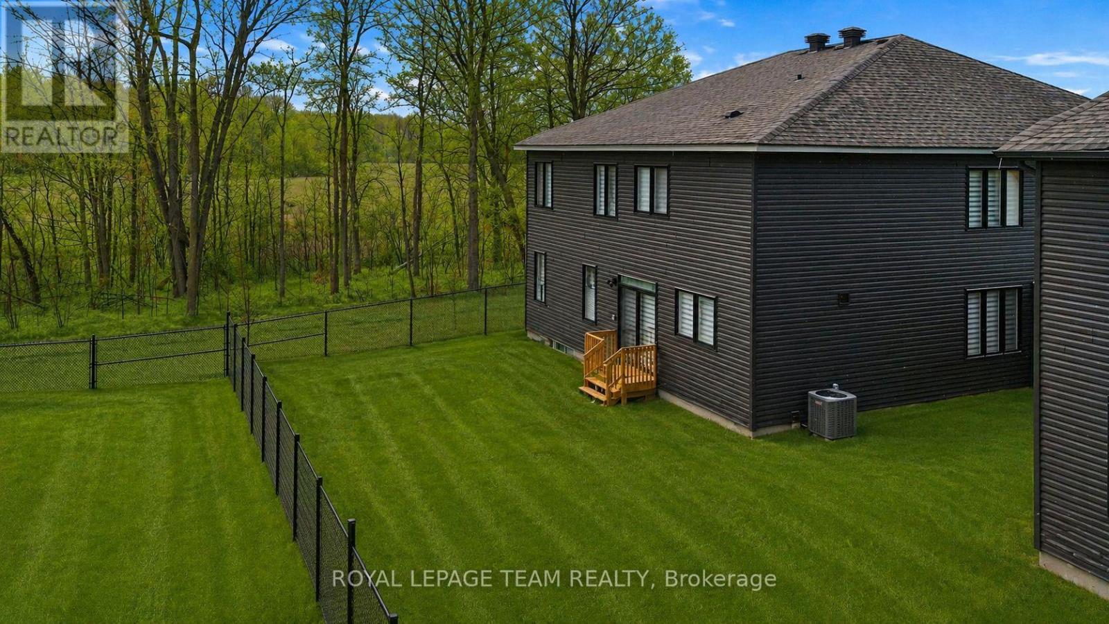 649 Bridgeport Avenue