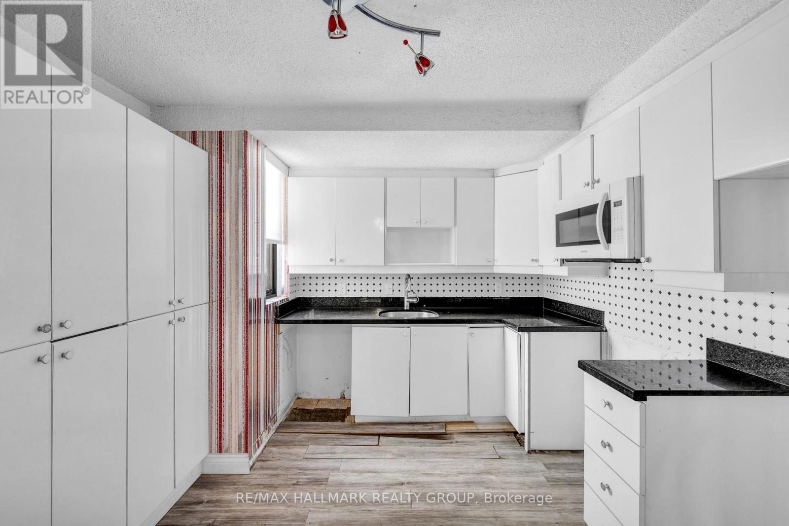 2005 - 1285 Cahill Drive